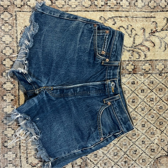 Vintage Hi Rise Levis Shorts - Picture 2 of 9